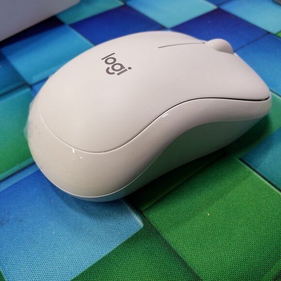 Logitech M240 Silent White Long Range Bluetooth ONLY Mouse 910-007116 Open box - Picture 6 of 10